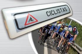 Matriculas Europeas 2032C - CARTEL AVISADOR CICLISTA SIN LUZ (MATRI 2029)